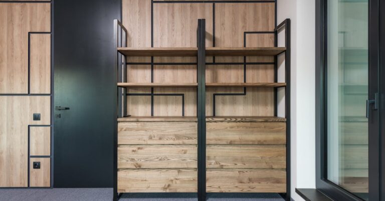 48-V-Sockelleisten-Bus: Unsichtbare Stromschiene für Licht, Sensoren und Möbel – die neue leise Revolution im Zuhause