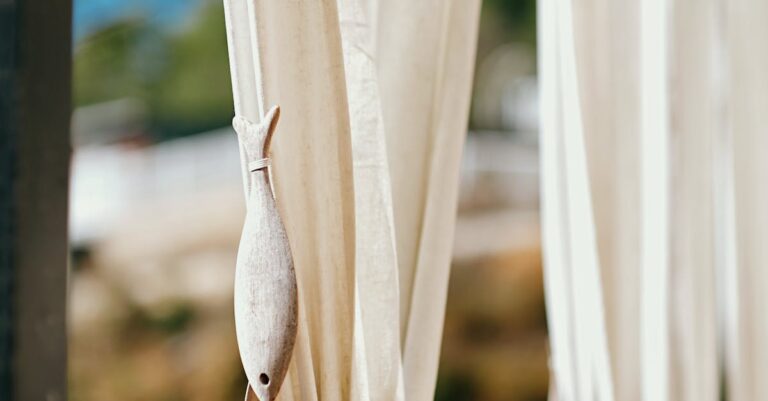 Phasenwechsel-Vorhänge: Unsichtbare Wärmespeicher aus Stoff – wie PCM-Textilien Wohnräume kühlen und Heizspitzen abfedern