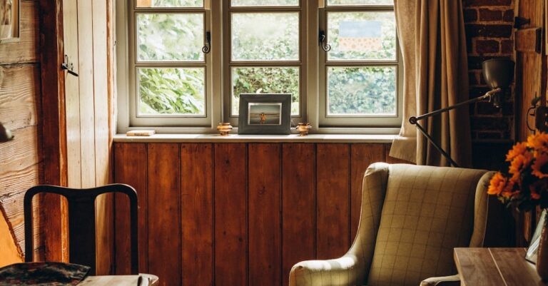 Möbel mit PCM-Kernen: Unsichtbare Wärmespeicher für Sommer­komfort und Winter­effizienz